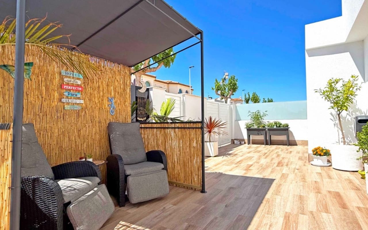 2 Zimmer Villa zu verkaufen in San Pedro del Pinatar mit Pool - 495.000 € (Ref: 9927837)