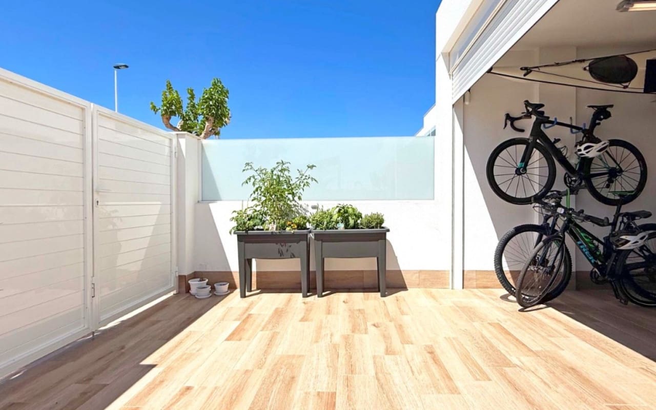 2 Zimmer Villa zu verkaufen in San Pedro del Pinatar mit Pool - 495.000 € (Ref: 9927837)