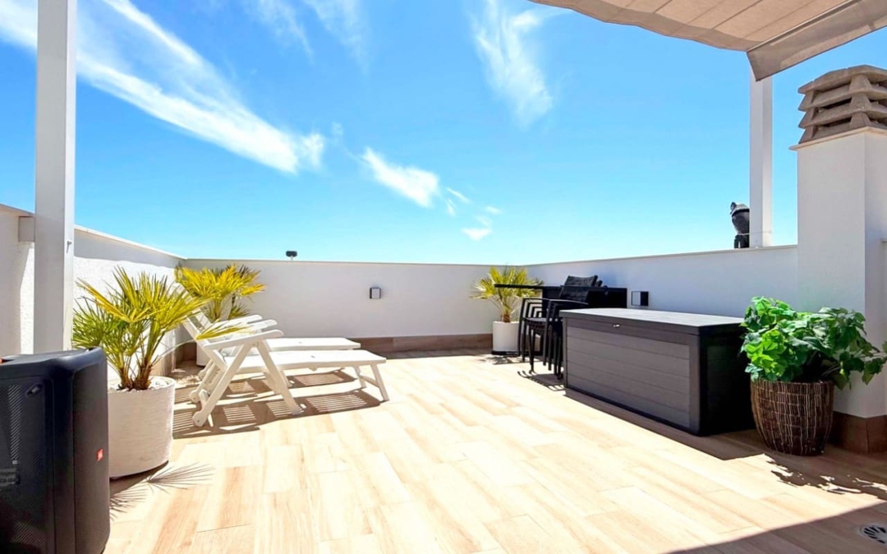 2 Zimmer Villa zu verkaufen in San Pedro del Pinatar mit Pool - 495.000 € (Ref: 9927837)
