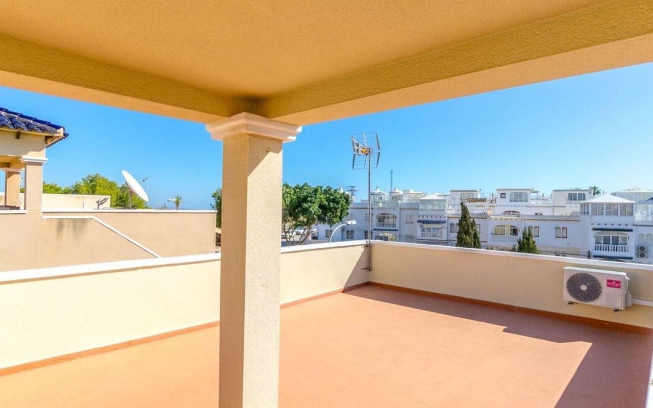 3 sovrum Villa till salu i Villamartin med pool - 295 000 € (Ref: 9927838)