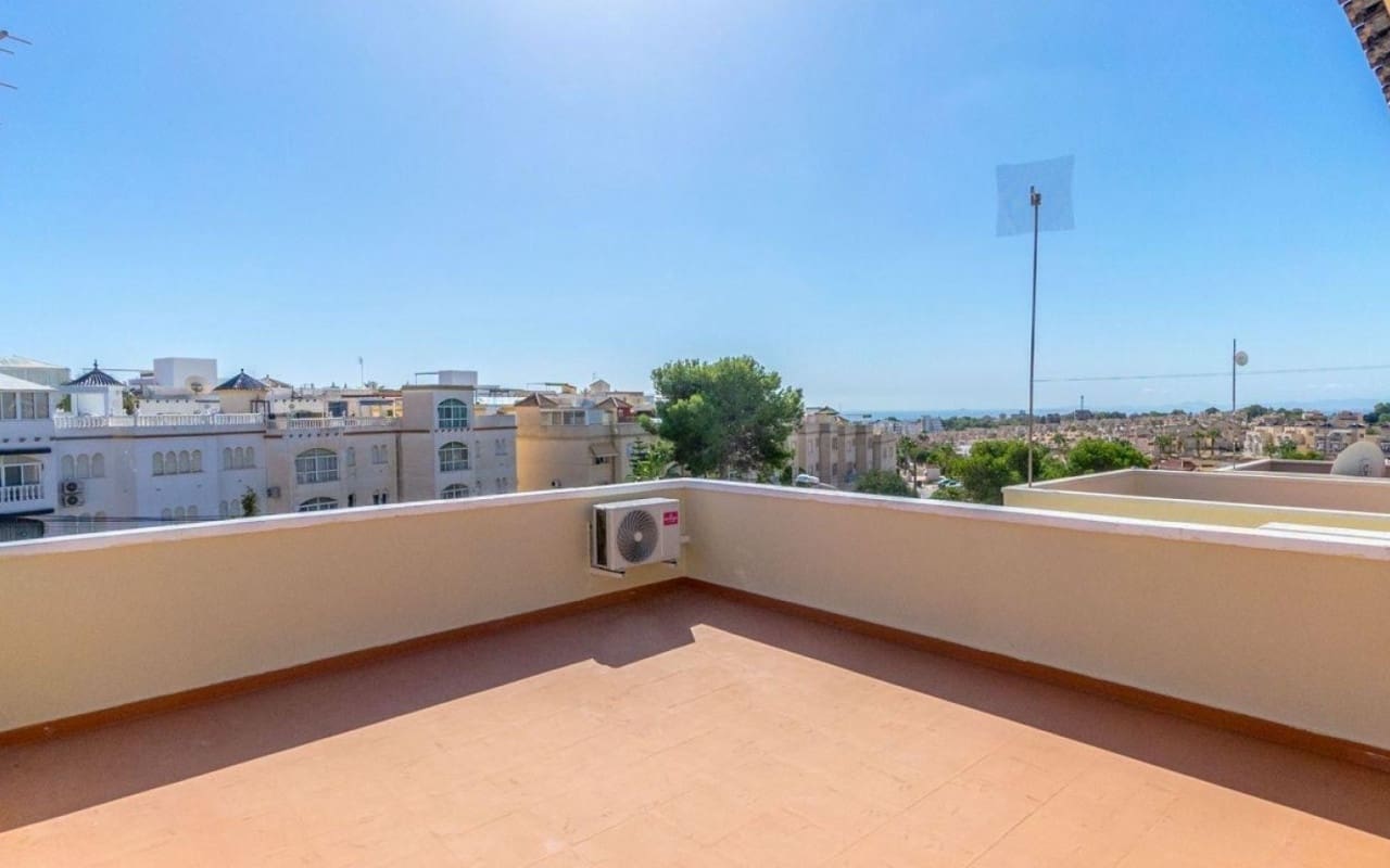 3 sovrum Villa till salu i Villamartin med pool - 295 000 € (Ref: 9927838)