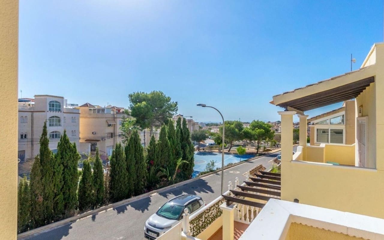 3 sovrum Villa till salu i Villamartin med pool - 295 000 € (Ref: 9927838)