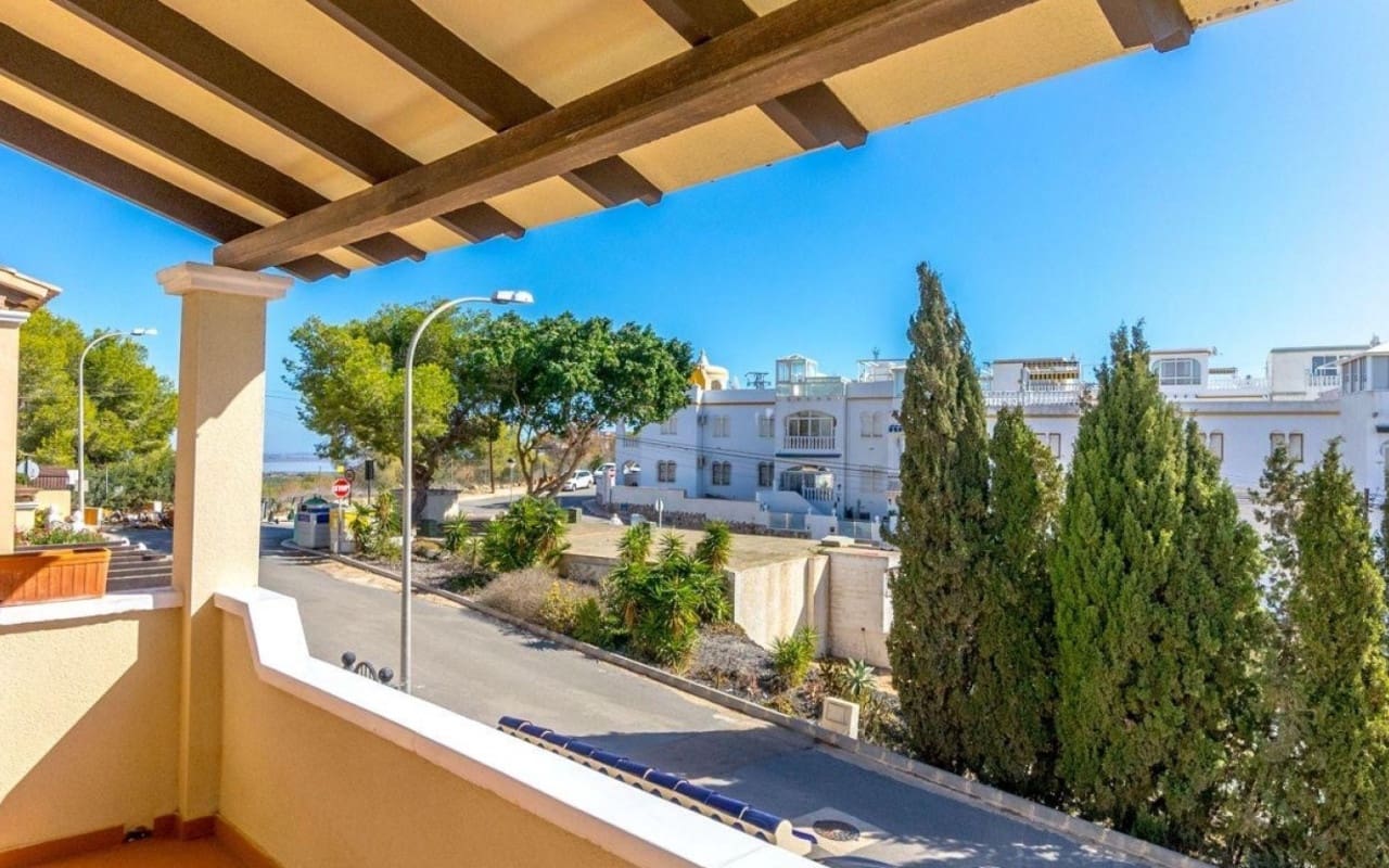 3 sovrum Villa till salu i Villamartin med pool - 295 000 € (Ref: 9927838)