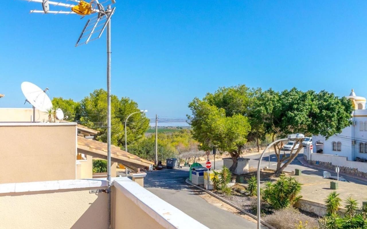 3 sovrum Villa till salu i Villamartin med pool - 295 000 € (Ref: 9927838)
