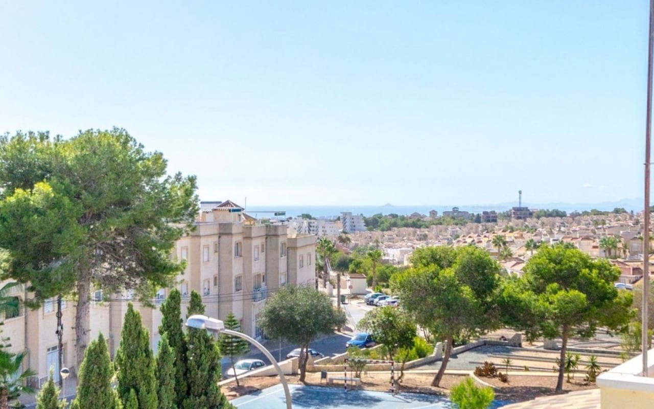 3 sovrum Villa till salu i Villamartin med pool - 295 000 € (Ref: 9927838)