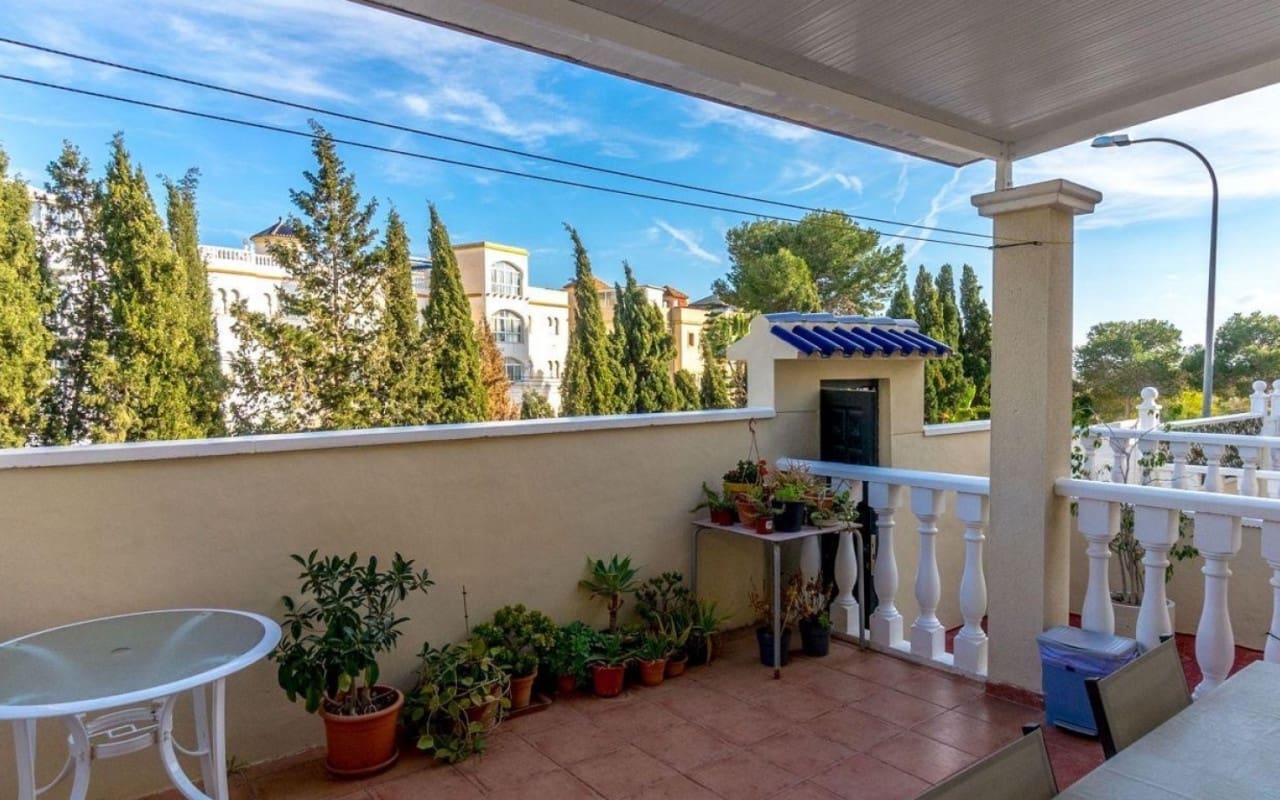 3 sovrum Villa till salu i Villamartin med pool - 295 000 € (Ref: 9927838)