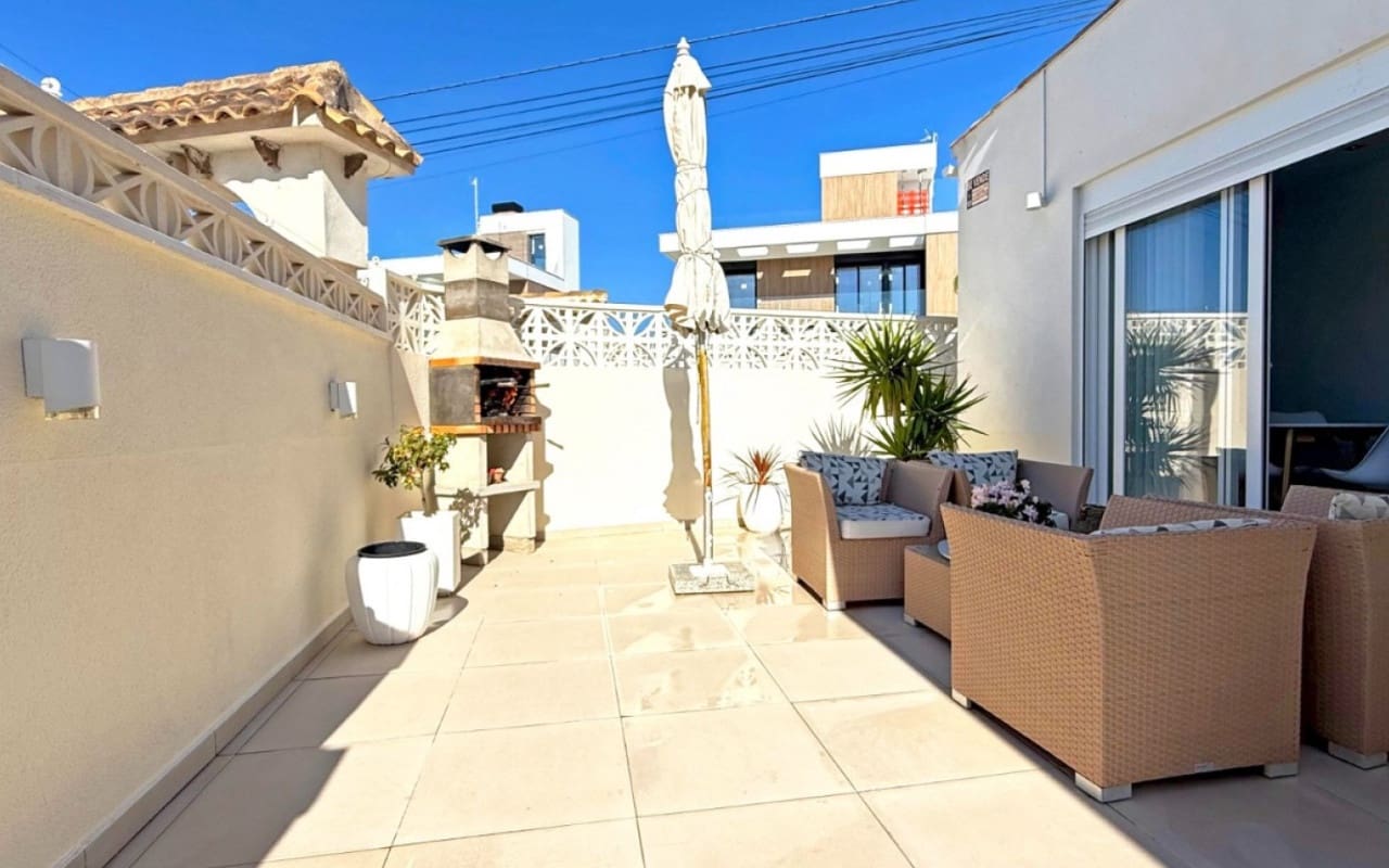 2 bedroom Townhouse for sale in La Mata with pool - € 185,000 (Ref: 9927839)