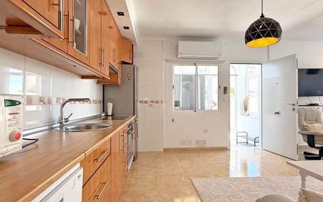 2 soverom Hus til salgs i La Mata, Torrevieja med svømmebasseng - € 185 000 (Ref: 9927839)