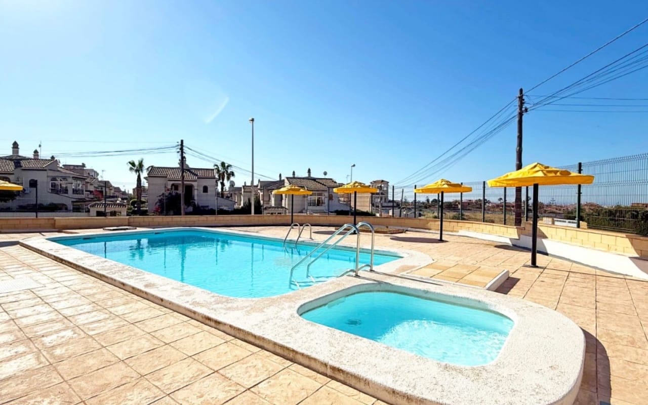 2 bedroom Townhouse for sale in La Mata with pool - € 185,000 (Ref: 9927839)