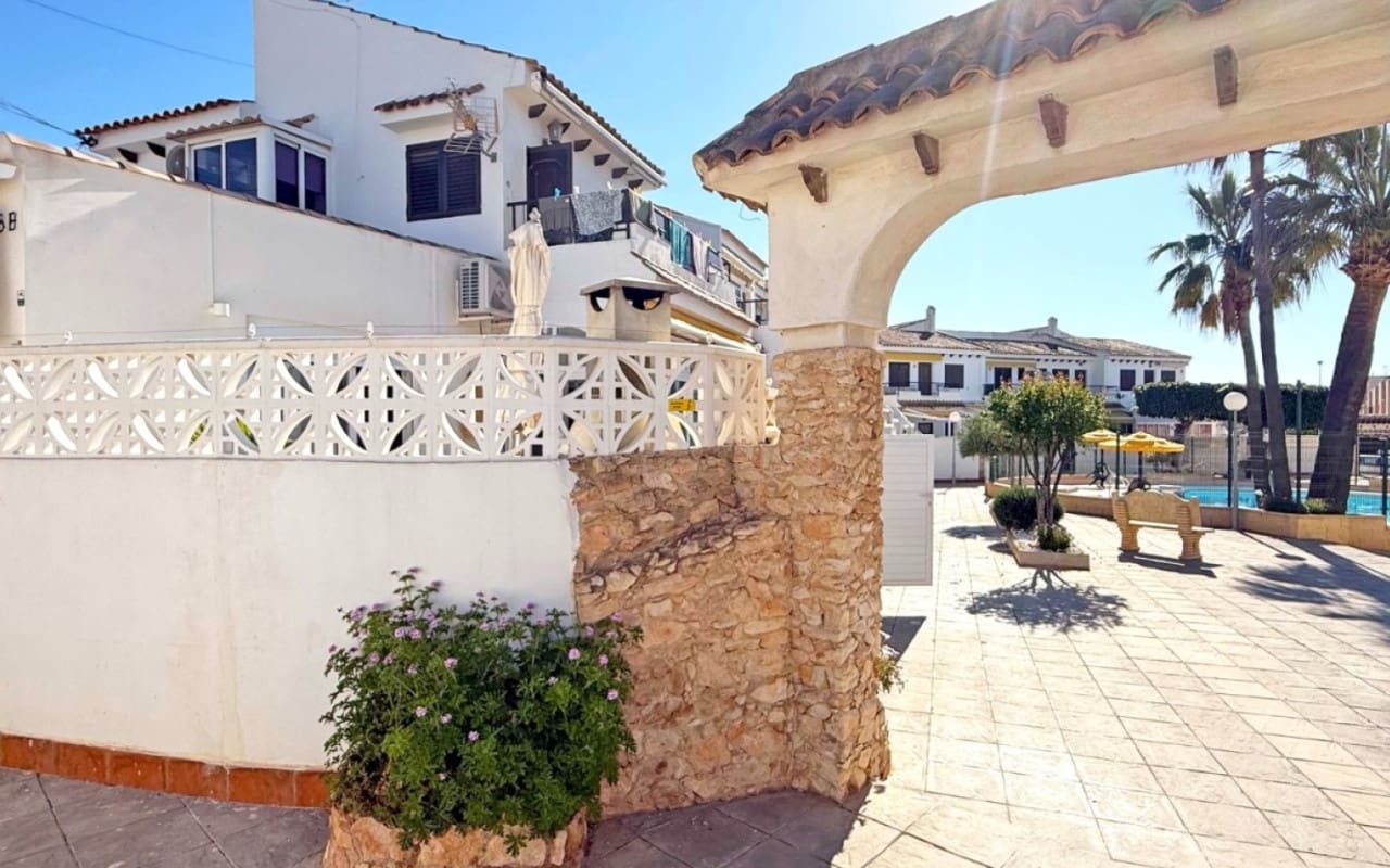 2 bedroom Townhouse for sale in La Mata with pool - € 185,000 (Ref: 9927839)