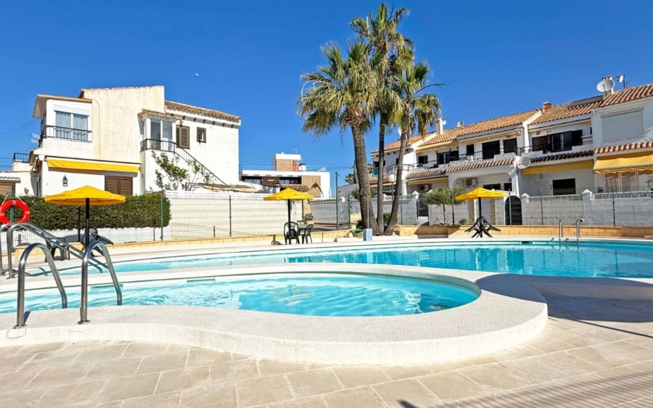 2 bedroom Townhouse for sale in La Mata with pool - € 185,000 (Ref: 9927839)