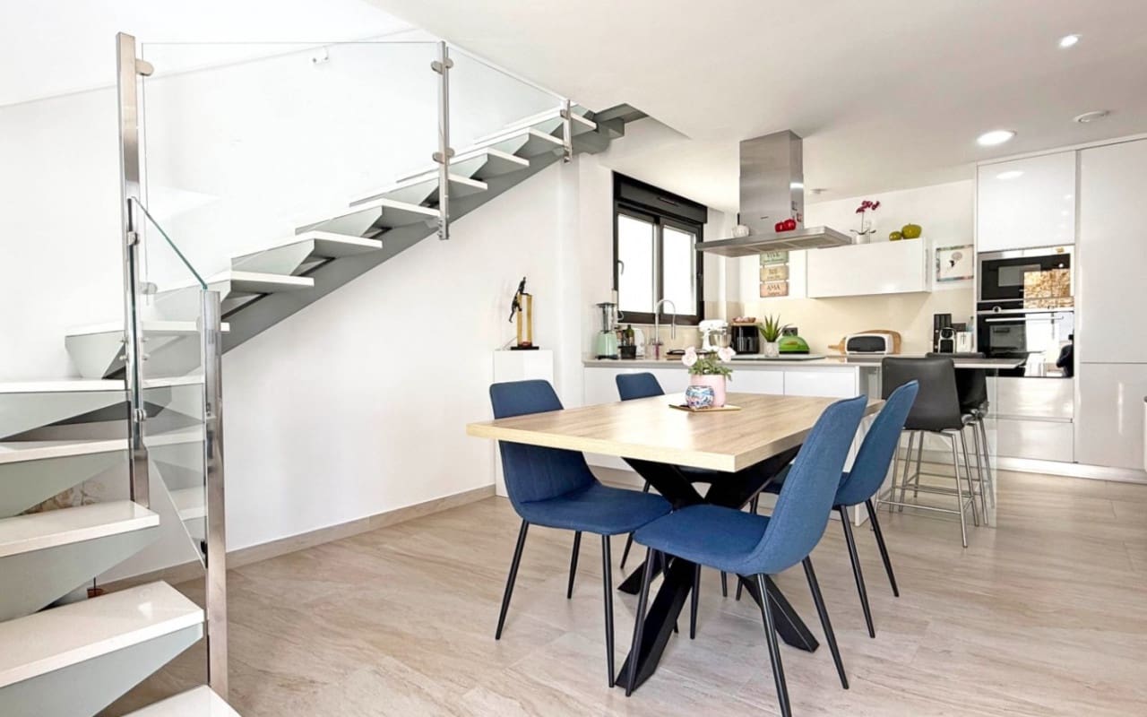 3 makuuhuone Huvila myytävänä paikassa Villamartin mukana uima-altaan - 495 000 € (Ref: 9927840)