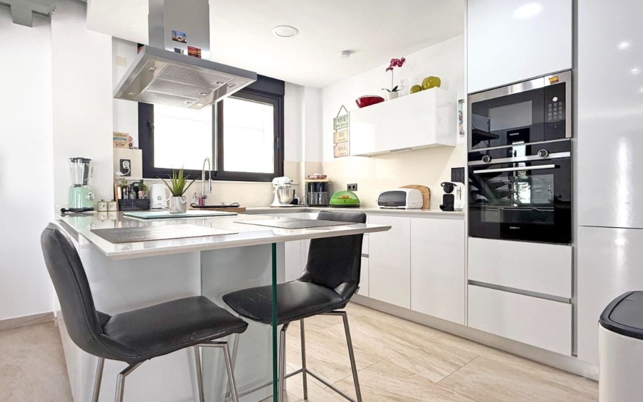 3 makuuhuone Huvila myytävänä paikassa Villamartin mukana uima-altaan - 495 000 € (Ref: 9927840)