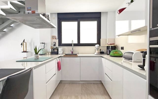 3 makuuhuone Huvila myytävänä paikassa Villamartin, Orihuela mukana uima-altaan - 495 000 € (Ref: 9927840)