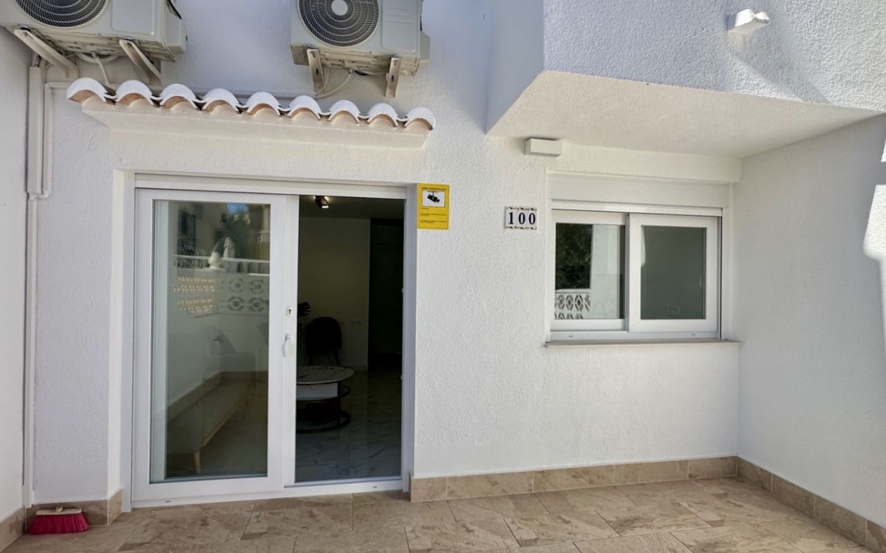 3 Zimmer Haus zu verkaufen in Torrevieja mit Pool - 229.000 € (Ref: 9927841)