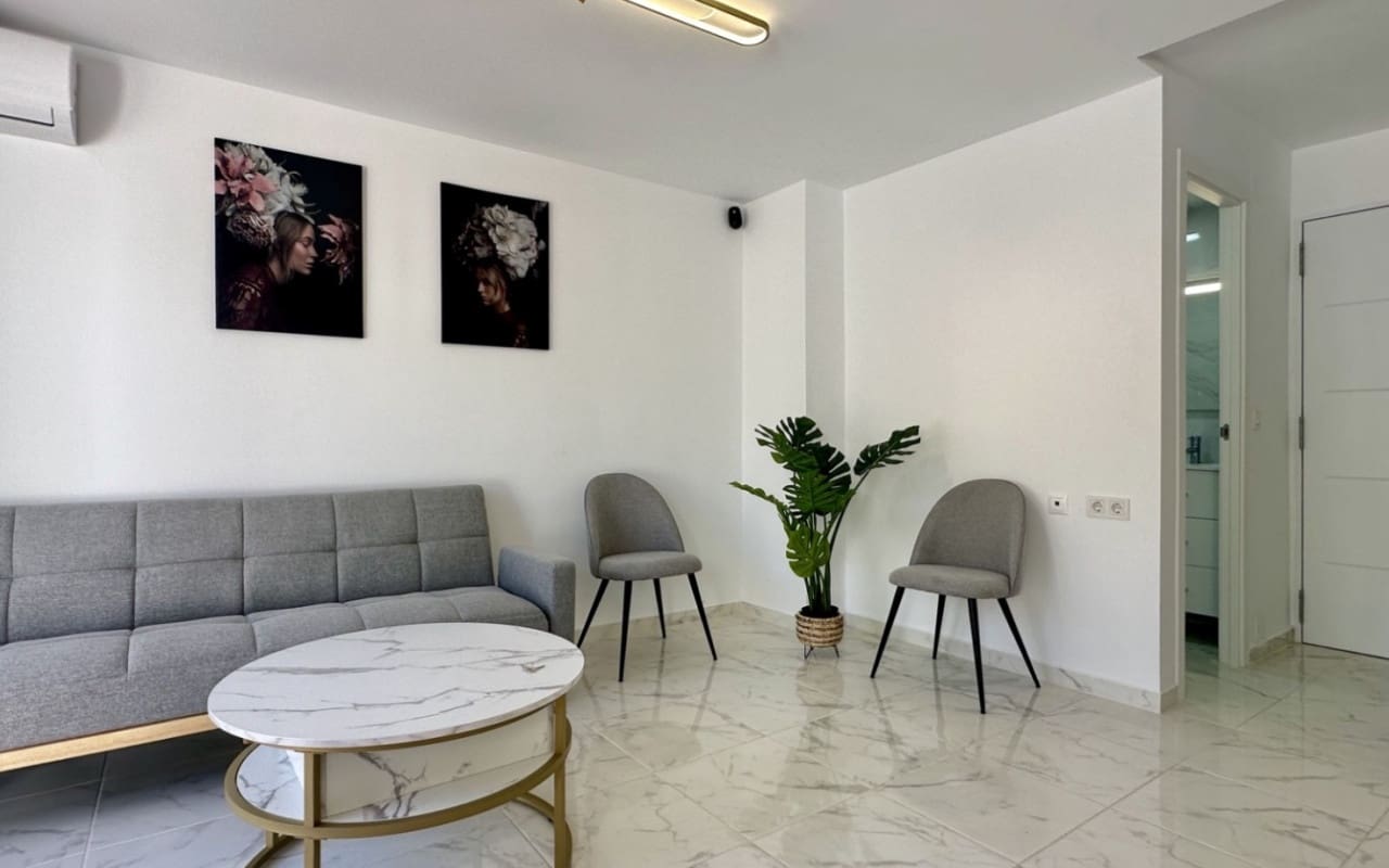 3 Zimmer Haus zu verkaufen in Torrevieja mit Pool - 229.000 € (Ref: 9927841)