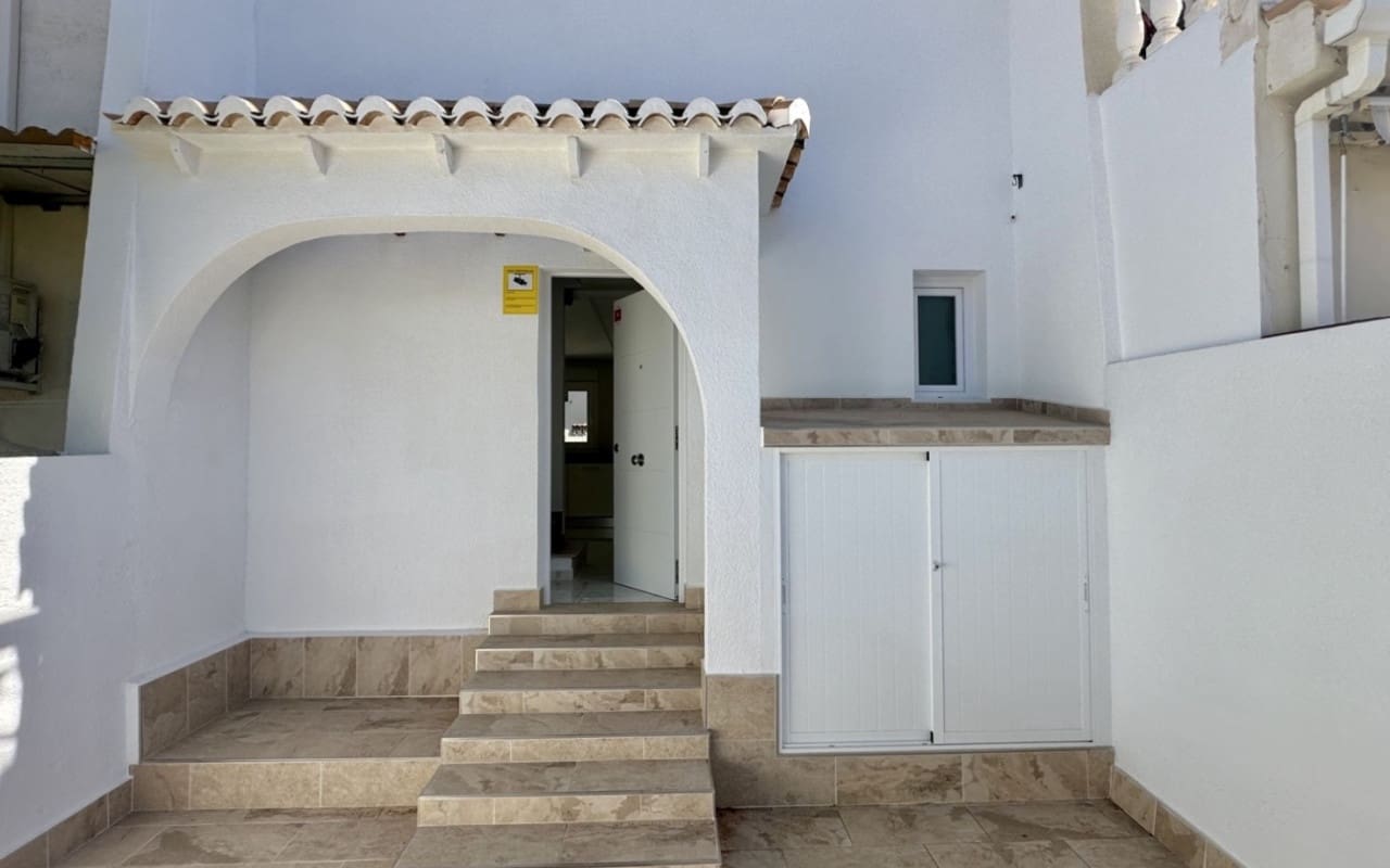 3 Zimmer Haus zu verkaufen in Torrevieja mit Pool - 229.000 € (Ref: 9927841)