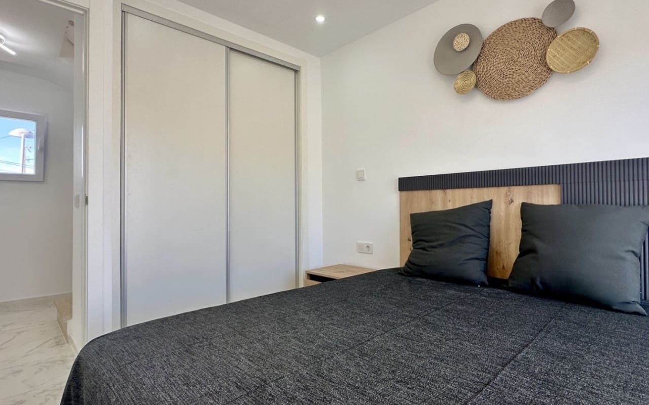 3 Zimmer Haus zu verkaufen in Torrevieja mit Pool - 229.000 € (Ref: 9927841)