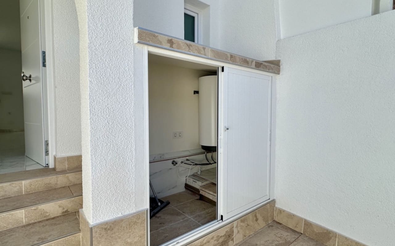 3 Zimmer Haus zu verkaufen in Torrevieja mit Pool - 229.000 € (Ref: 9927841)