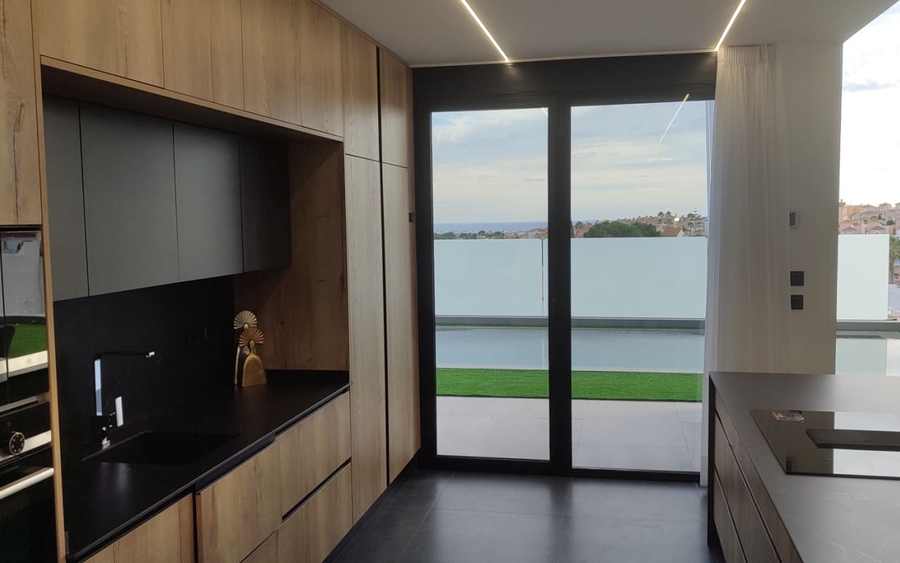 3 chambre Villa/Maison à vendre à Torrevieja avec piscine - 750 000 € (Ref: 9927842)