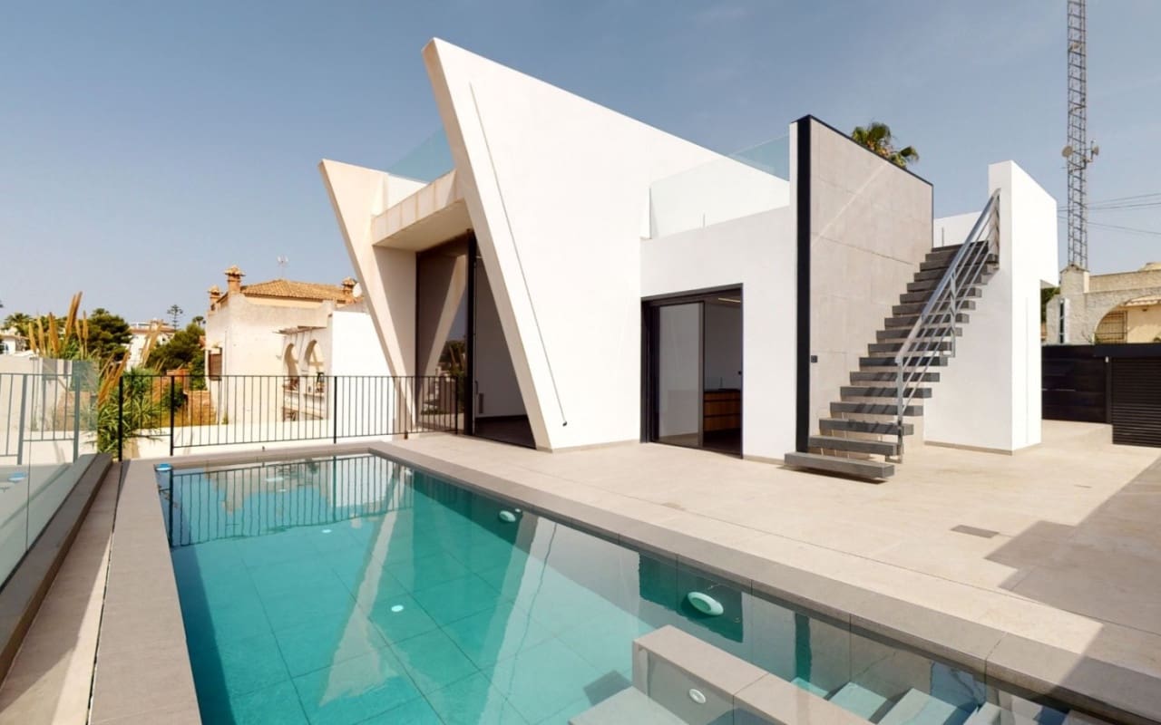 3 chambre Villa/Maison à vendre à Torrevieja avec piscine - 750 000 € (Ref: 9927842)
