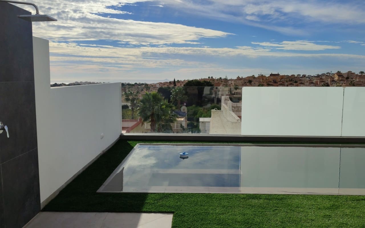 3 chambre Villa/Maison à vendre à Torrevieja avec piscine - 750 000 € (Ref: 9927842)