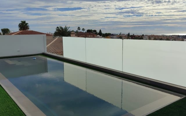 3 chambre Villa/Maison à vendre à Los Balcones - Los Altos, Torrevieja avec piscine - 750 000 € (Ref: 9927842)
