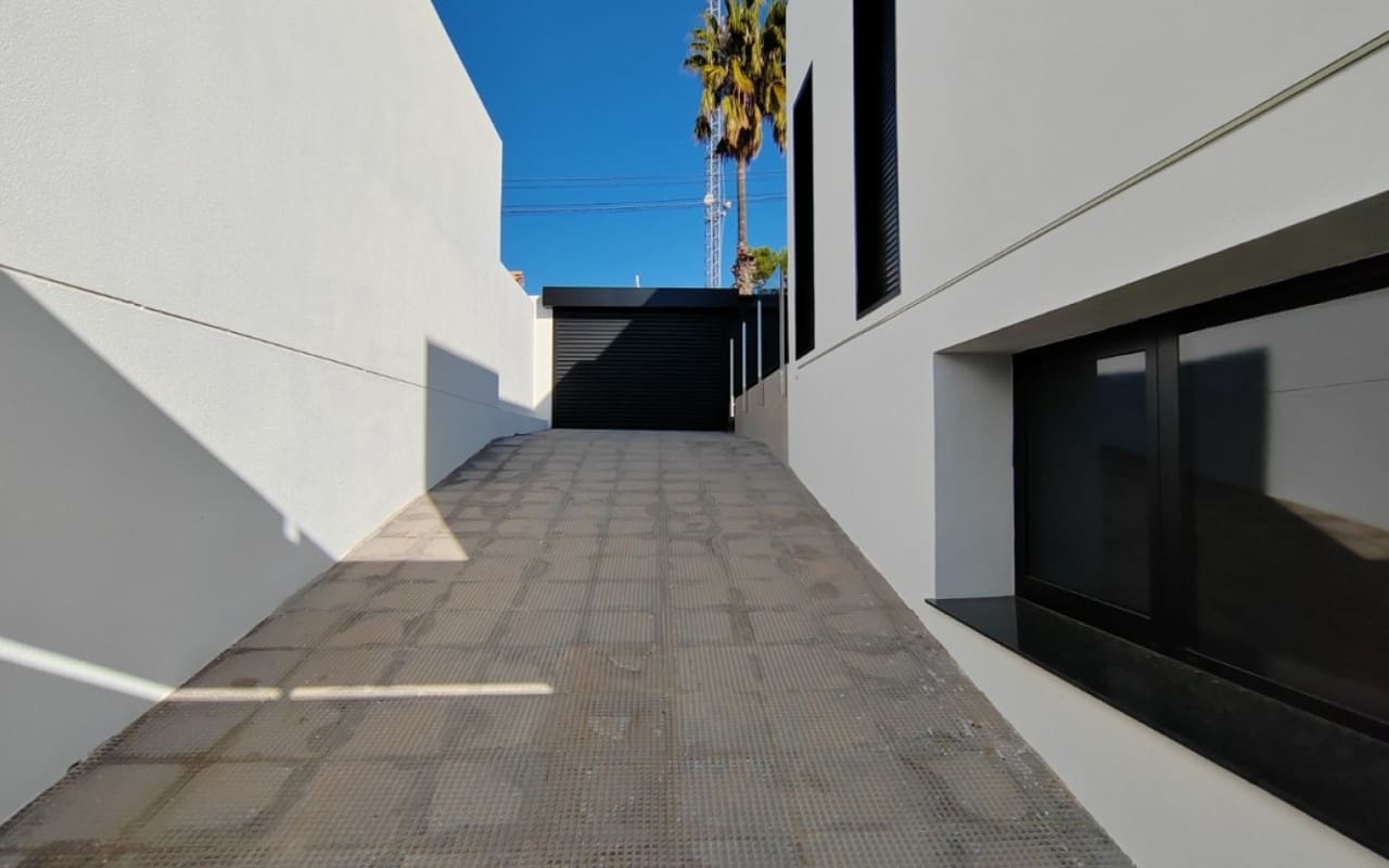 3 chambre Villa/Maison à vendre à Torrevieja avec piscine - 750 000 € (Ref: 9927842)