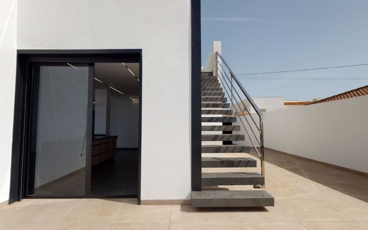 3 chambre Villa/Maison à vendre à Torrevieja avec piscine - 750 000 € (Ref: 9927842)