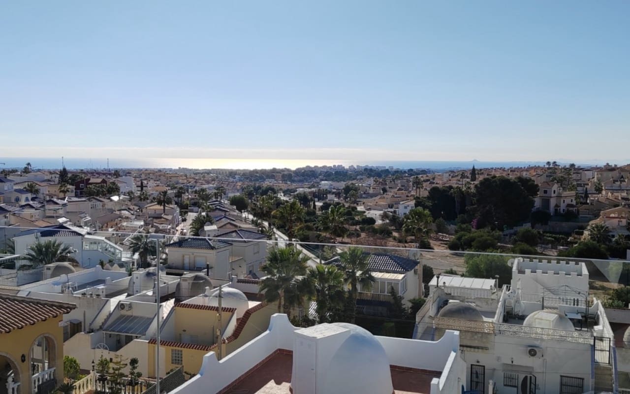 3 chambre Villa/Maison à vendre à Torrevieja avec piscine - 750 000 € (Ref: 9927842)