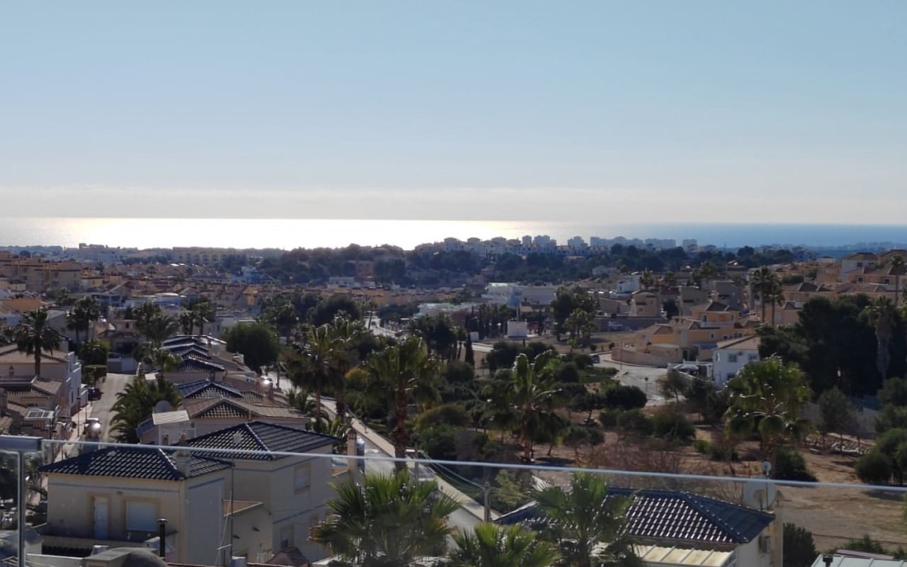 3 chambre Villa/Maison à vendre à Torrevieja avec piscine - 750 000 € (Ref: 9927842)