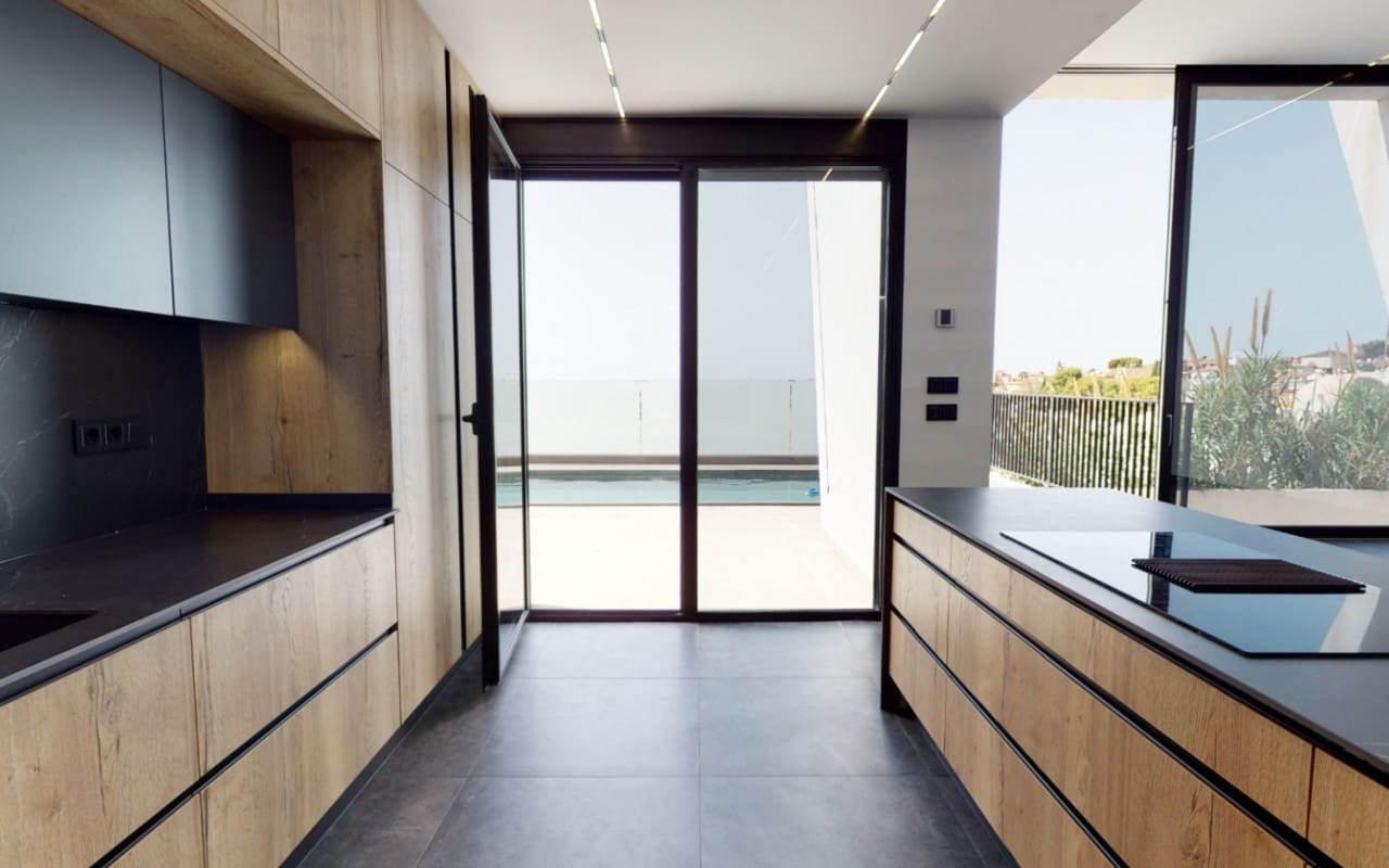 3 chambre Villa/Maison à vendre à Torrevieja avec piscine - 750 000 € (Ref: 9927842)