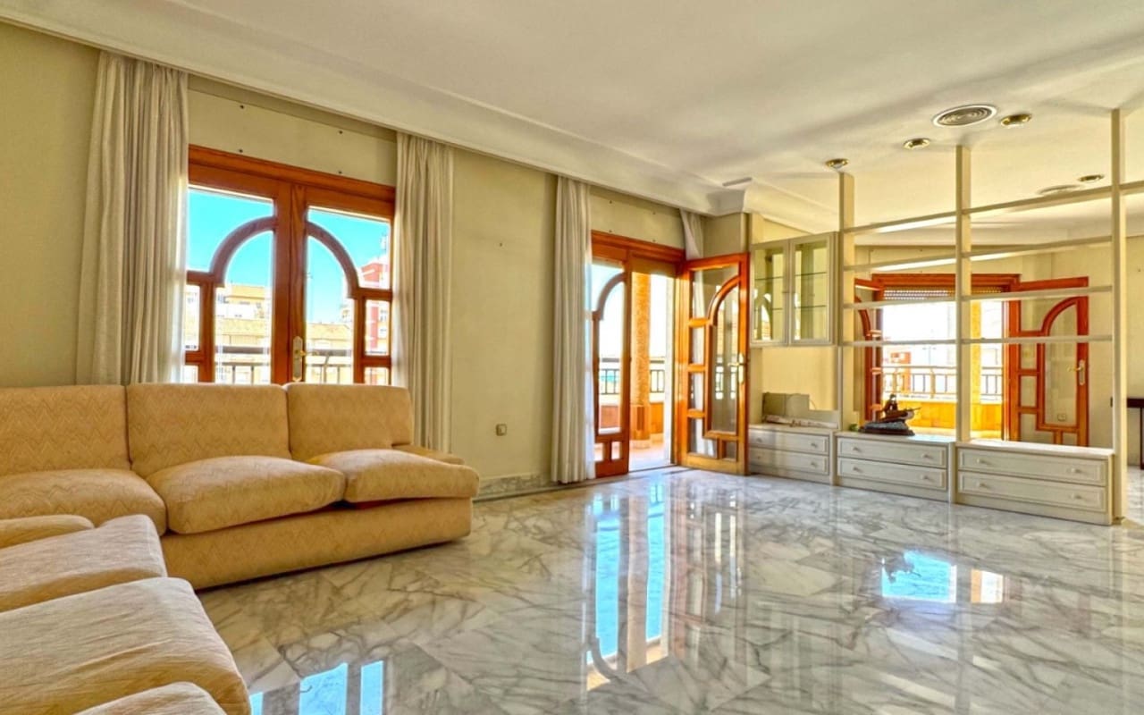 6 soveværelse Byhus til salg i San Pedro del Pinatar - € 415.000 (Ref: 9927843)