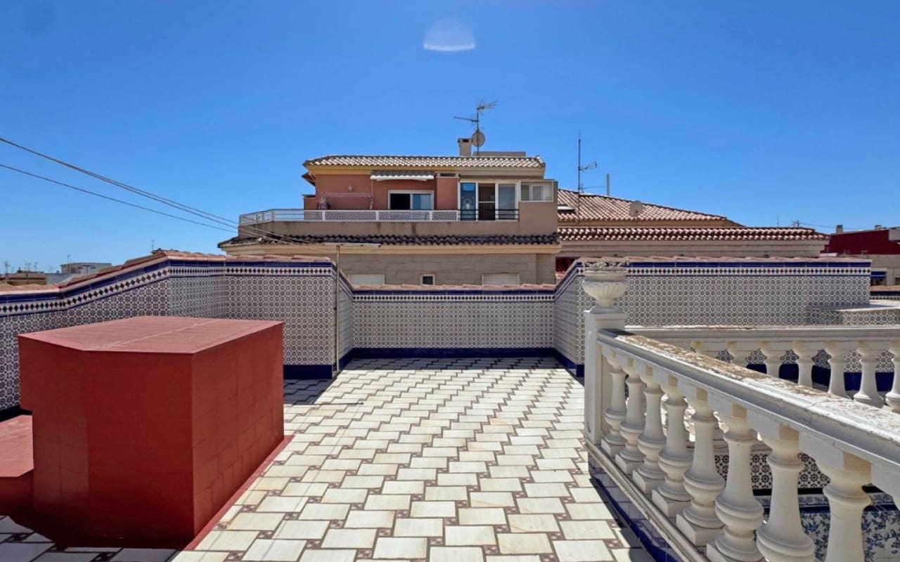 6 soveværelse Byhus til salg i San Pedro del Pinatar - € 415.000 (Ref: 9927843)