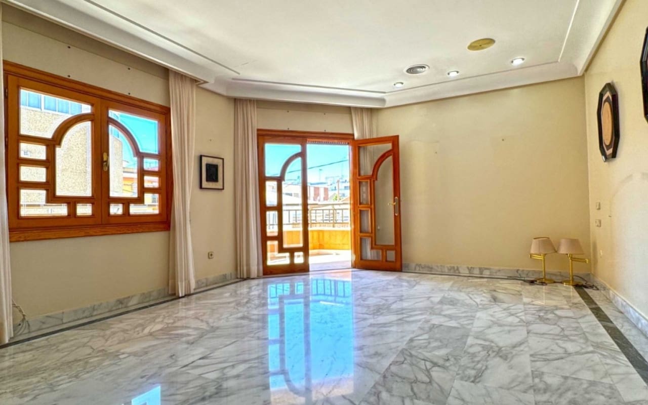 6 soveværelse Byhus til salg i San Pedro del Pinatar - € 415.000 (Ref: 9927843)