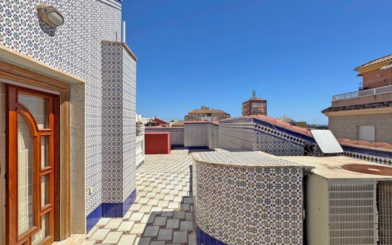 6 soveværelse Byhus til salg i San Pedro del Pinatar - € 415.000 (Ref: 9927843)