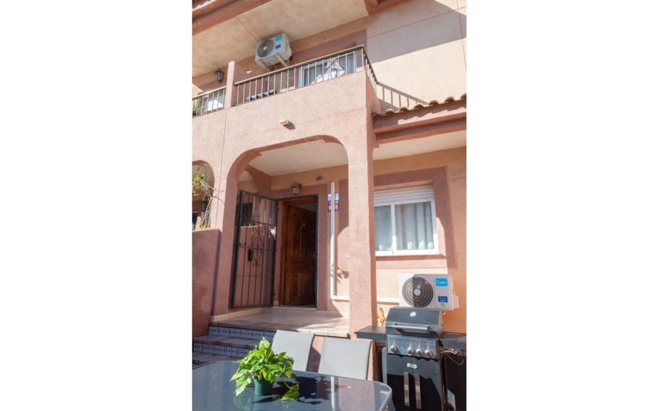 4 soveværelse Byhus til salg i Santiago de la Ribera med swimmingpool - € 215.000 (Ref: 9927844)