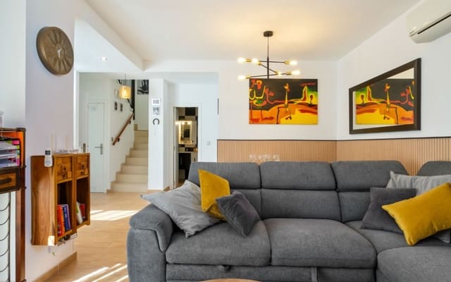 3 Zimmer Haus zu verkaufen in Villamartin, Orihuela mit Pool - 288.000 € (Ref: 9927845)