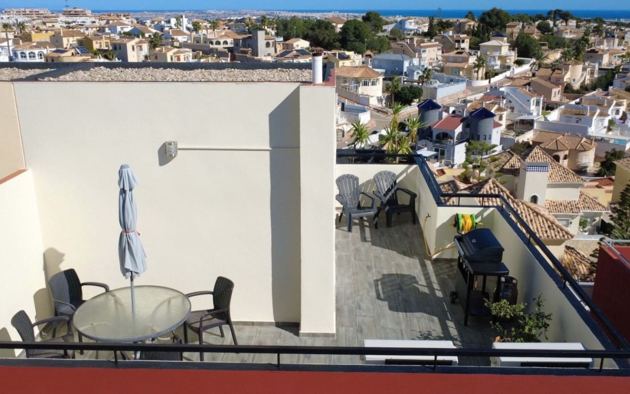 3 Zimmer Haus zu verkaufen in Villamartin mit Pool - 288.000 € (Ref: 9927845)