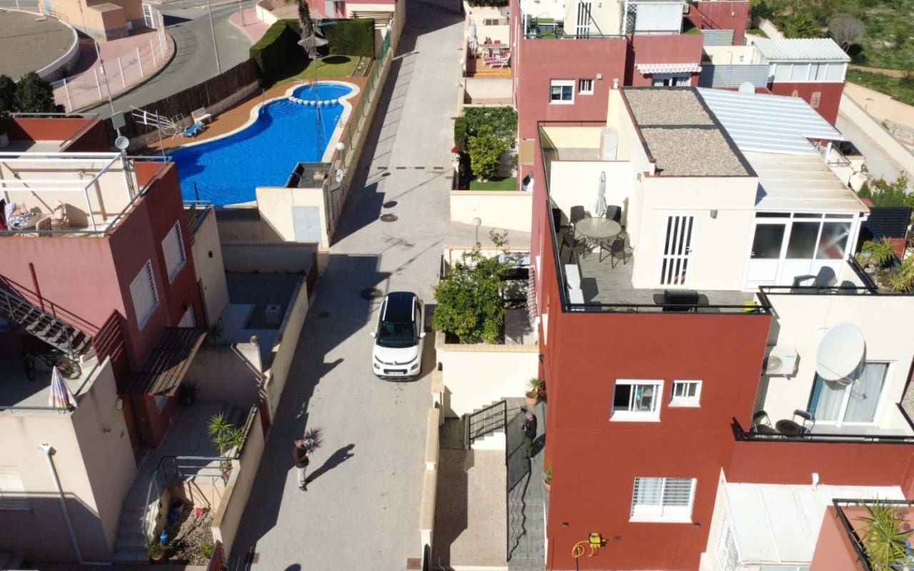 3 Zimmer Haus zu verkaufen in Villamartin mit Pool - 288.000 € (Ref: 9927845)