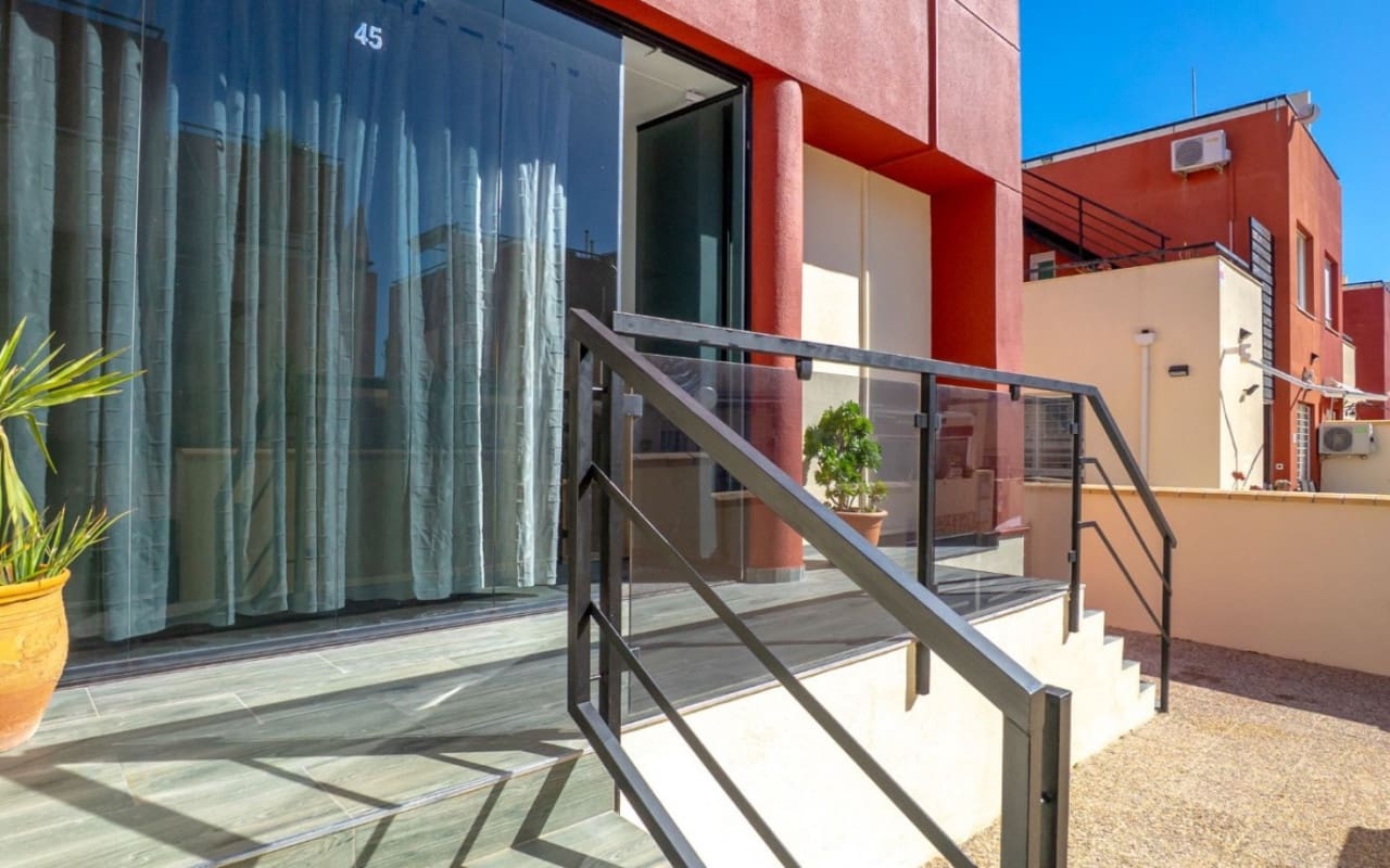 3 Zimmer Haus zu verkaufen in Villamartin mit Pool - 288.000 € (Ref: 9927845)