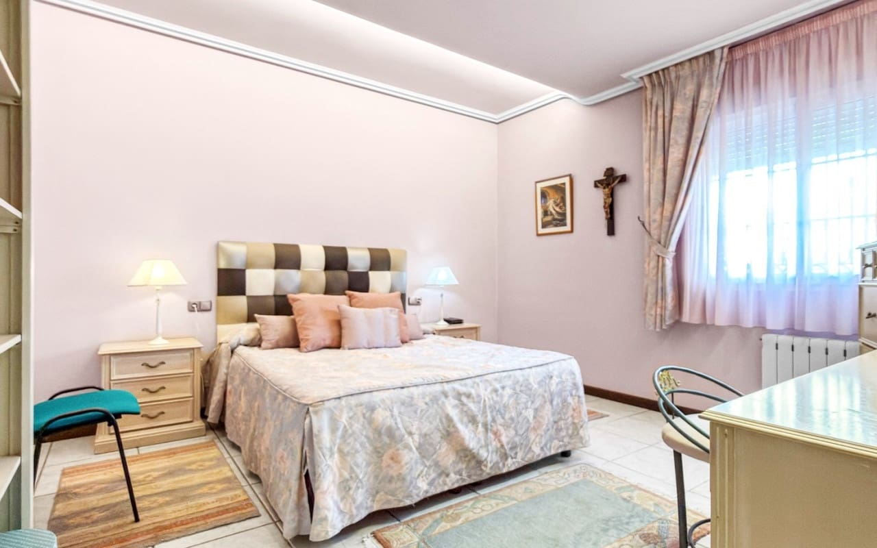 5 bedroom Villa for sale in La Mata with pool - € 950,000 (Ref: 9927846)