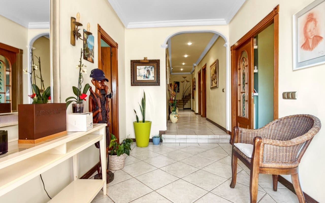 5 bedroom Villa for sale in La Mata with pool - € 950,000 (Ref: 9927846)