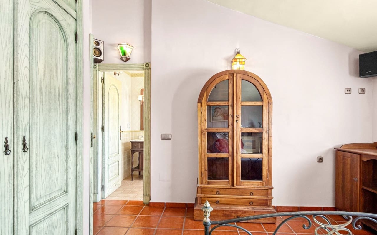 5 bedroom Villa for sale in La Mata with pool - € 950,000 (Ref: 9927846)