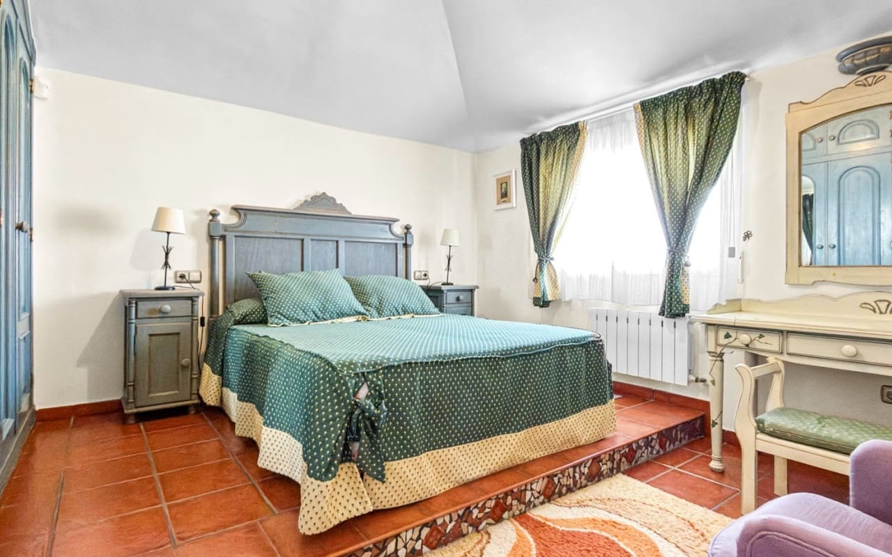 5 bedroom Villa for sale in La Mata with pool - € 950,000 (Ref: 9927846)