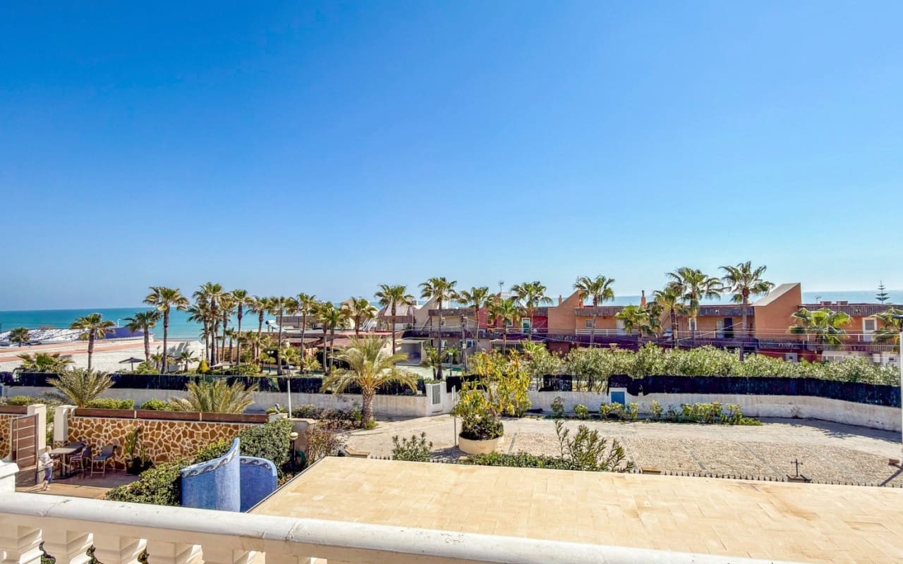 5 bedroom Villa for sale in La Mata with pool - € 950,000 (Ref: 9927846)