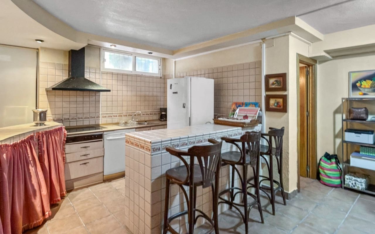 5 bedroom Villa for sale in La Mata with pool - € 950,000 (Ref: 9927846)