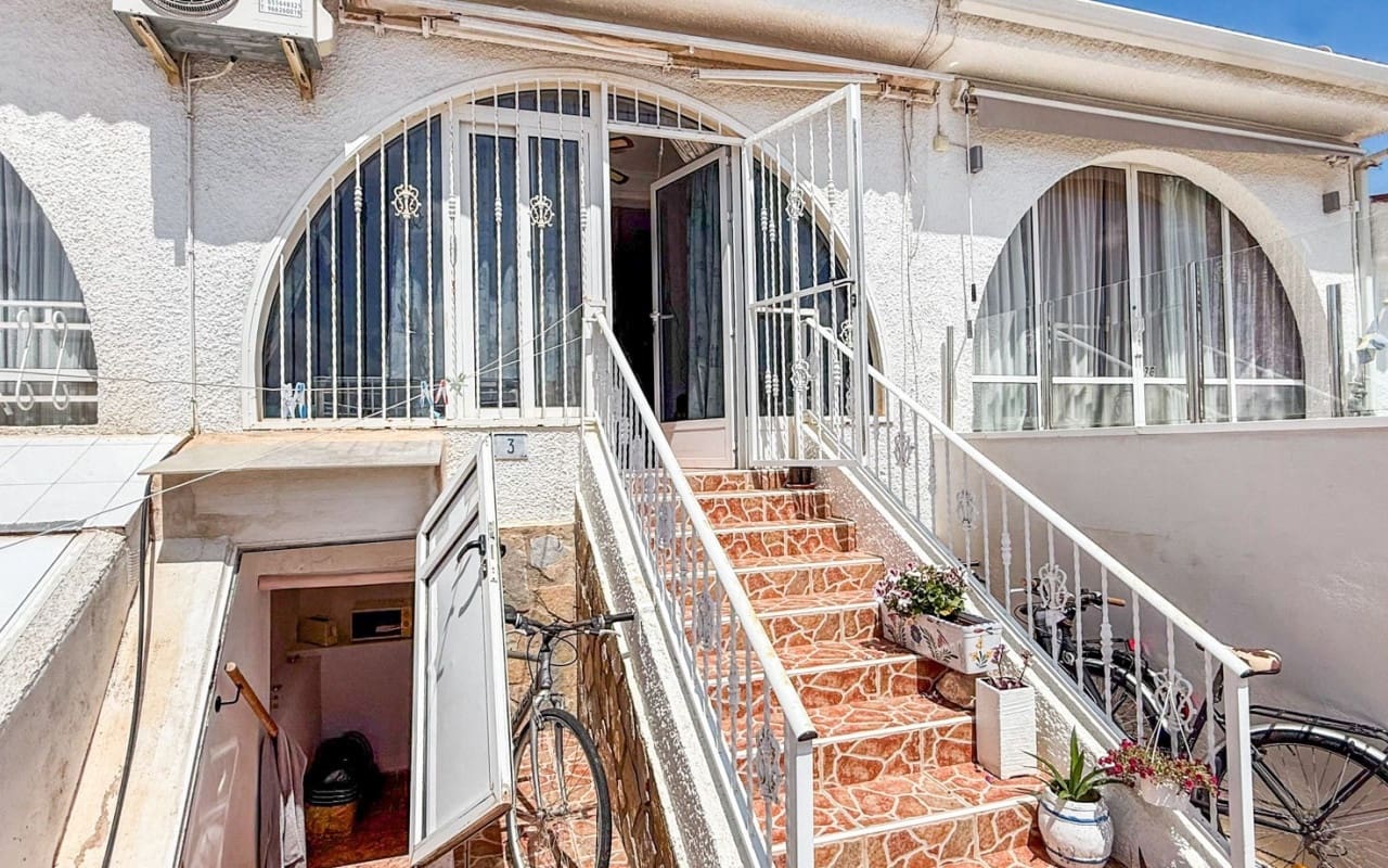 2 soverom Hus til salgs i Ciudad Quesada med svømmebasseng - € 149 000 (Ref: 9927848)
