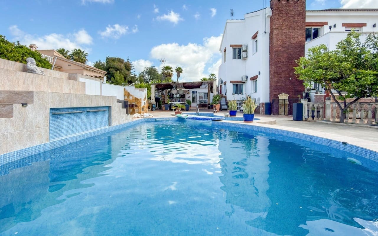 Chalet de 7 habitaciones en Ciudad Quesada en venta con piscina - 1.299.000 € (Ref: 9927849)