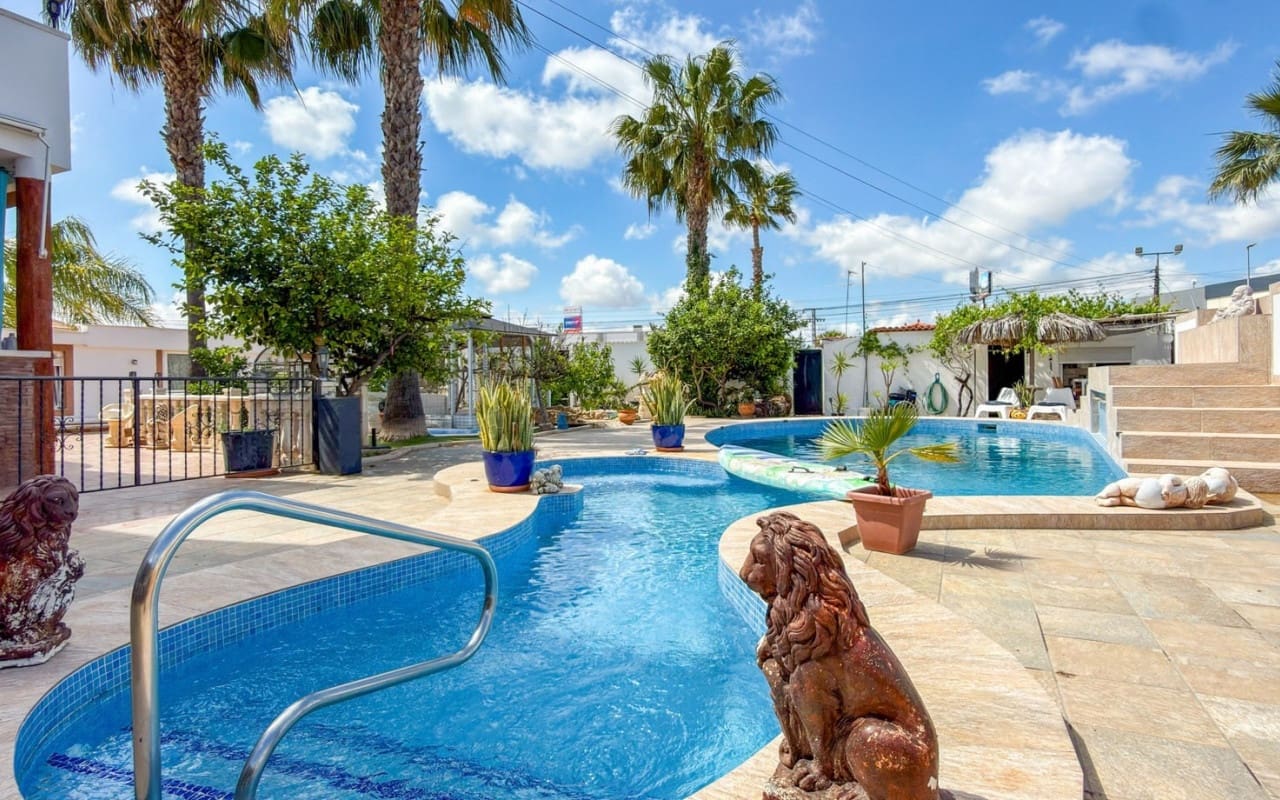 Chalet de 7 habitaciones en Ciudad Quesada en venta con piscina - 1.299.000 € (Ref: 9927849)
